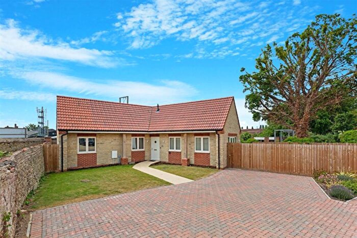 2 Bedroom Detached House For Sale In Chancery Lane, NN14