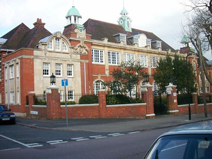 2 Bedroom Flat To Rent In Corrib Court, Palmers Green, N13