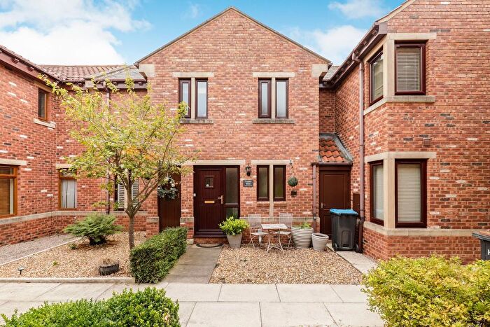 2 Bedroom Terraced House For Sale In Avenue House Court, Goldsborough, Knaresborough, HG5