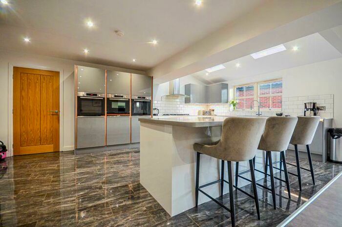 6 Bedroom Detached House For Sale In Bridge Farm, Pollington, Goole, DN14