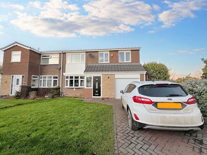 5 Bedroom Semi-Detached House For Sale In Tintagel Close, Cramlington, Northumberland, NE23