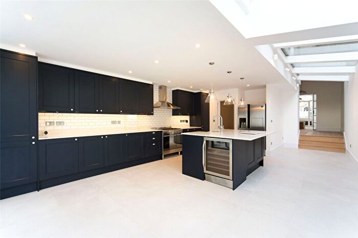 4 Bedroom Detached House To Rent In Ingersoll Road, London, W12