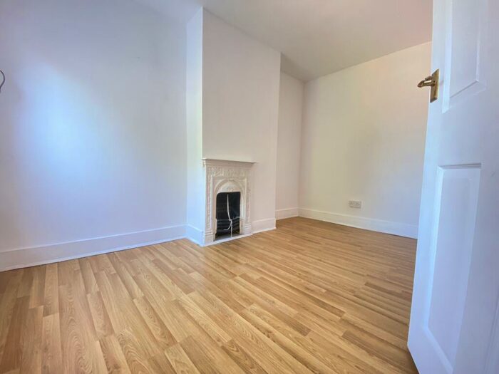 4 Bedroom Terraced House To Rent In Union Street, Dunstable, LU6