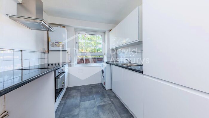 2 Bedroom Flat To Rent In Parkland Road, Wood Green, London, N22