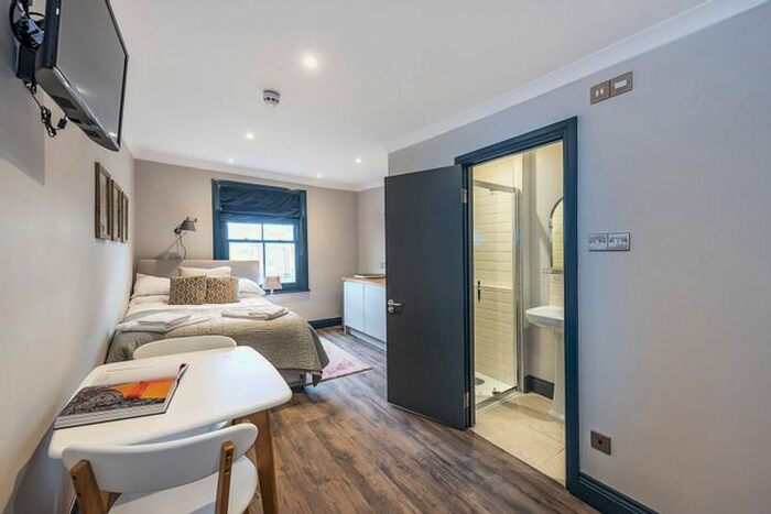 Studio To Rent In Linden Gardens, Notting Hill Gate, London W2