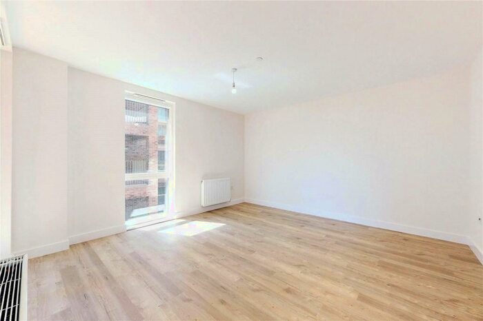 2 Bedroom Flat To Rent In Chesterton House, Harrow On The Hill, HA1
