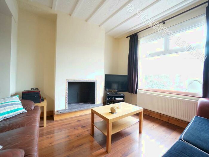 6 Bedroom House To Rent In Strand Street, Bangor, Gwynedd, LL57