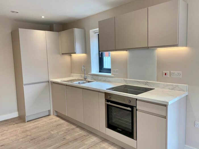 2 Bedroom Flat To Rent In Cross Green Lane, Cross Green, Leeds, LS9