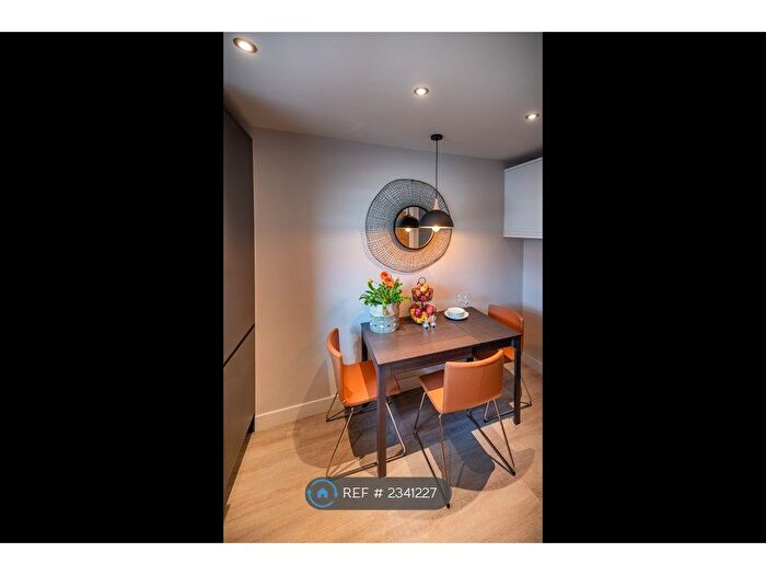 1 Bedroom Flat To Rent In Chatham Street, Reading, RG1