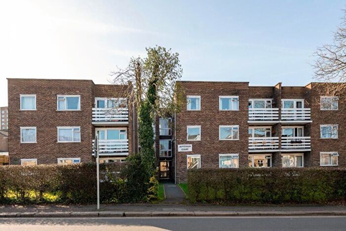 1 Bedroom Flat For Sale In - Warwick Road, Redhill, Surrey, RH1