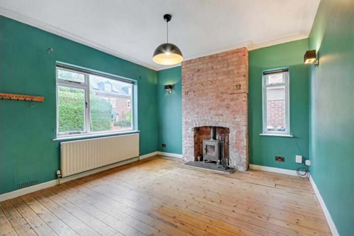 2 Bedroom Semi-Detached House For Sale In Abbey Road, Beeston, NG9
