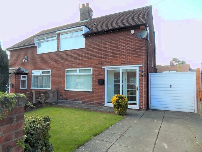 3 Bedroom Semi-Detached House To Rent In Hillfoot Green Woolton Liverpool, L25