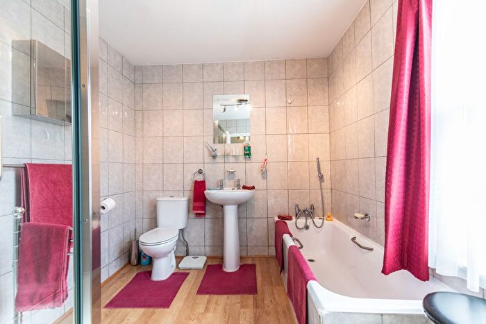 2 Bedroom Terraced House For Sale In Dean Street, Brighton, BN1