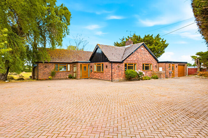 4 Bedroom Detached House To Rent In Oakley Green, SL1