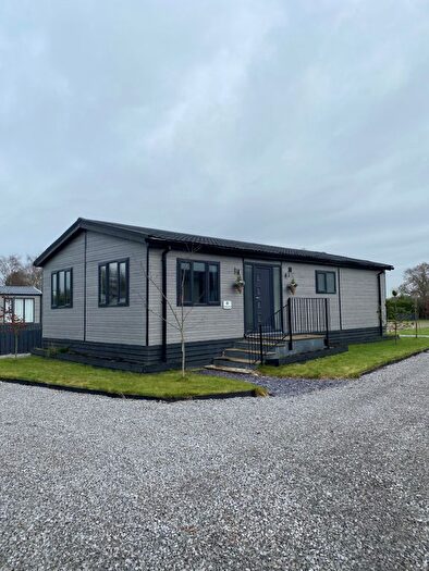 2 Bedroom Lodge To Rent In Feoffee Common Lane, Pocklington, York, YO42