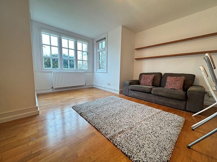 1 Bedroom Flat To Rent In Herne Hill, London, SE24
