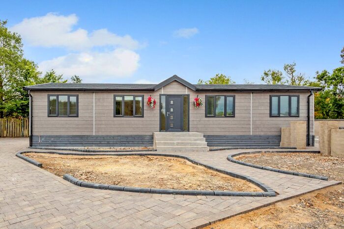 2 Bedroom Detached Bungalow For Sale In Duck Wing Park, Feoffee Common Lane, Barmby Moor, York, YO42