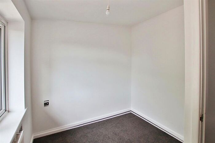 3 Bedroom Terraced House For Sale In Wykeham Field, Wickham, Fareham, PO17