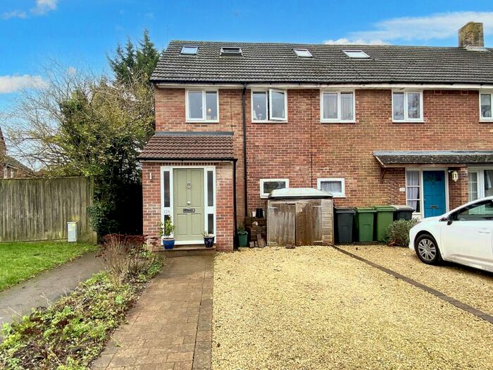 3 Bedroom End Of Terrace House To Rent In Rowlings Road, Winchester, SO22