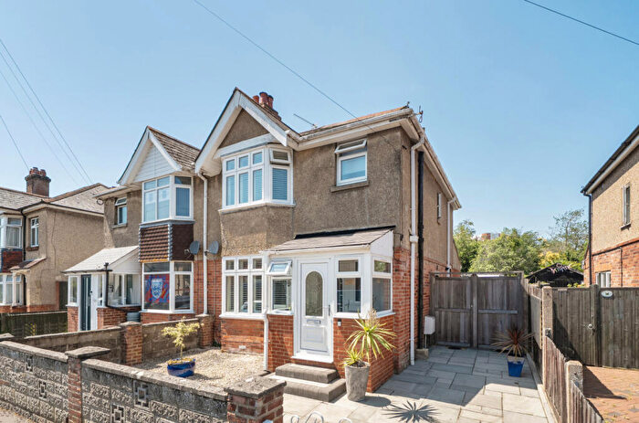 3 Bedroom Semi-Detached House For Sale In Gurney Road, Shirley, Southampton, Hampshire, SO15