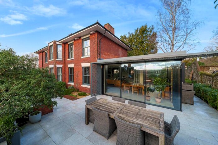 5 Bedroom Detached House To Rent In Quarry Road Winchester, SO23