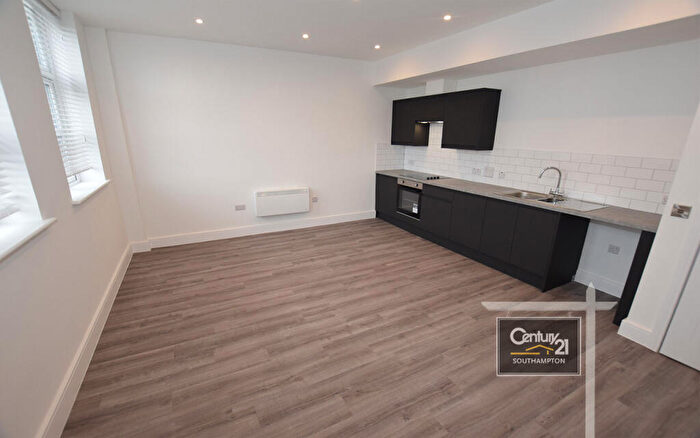 1 Bedroom Flat To Rent In |Ref: |, Chiltern House, College Place, Southampton, SO15