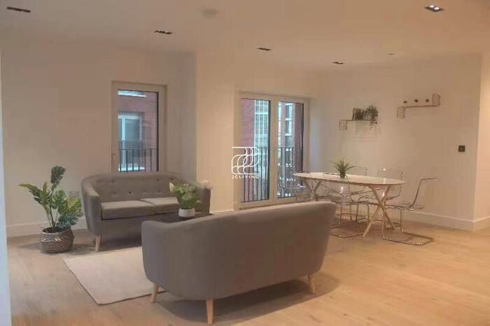 2 Bedroom Flat To Rent In Keybridge, London, SW8