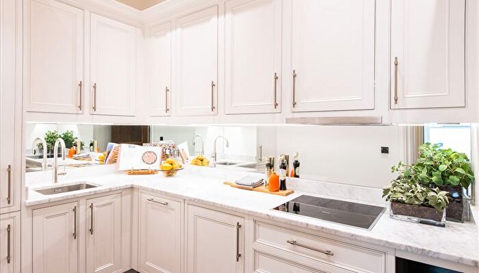 2 Bedroom Flat To Rent In Prince Of Wales Terrace, London, W8