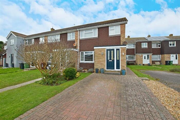 3 Bedroom End Of Terrace House To Rent In Kings Drive, Pagham, Bognor Regis, PO21