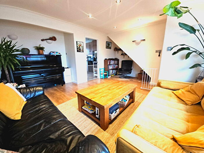 3 Bedroom End Of Terrace House For Sale In High Street, Arlesey, SG15