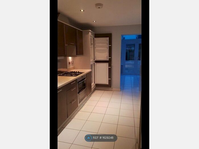 4 Bedroom Terraced House To Rent In Greenways, Gloucester, GL4