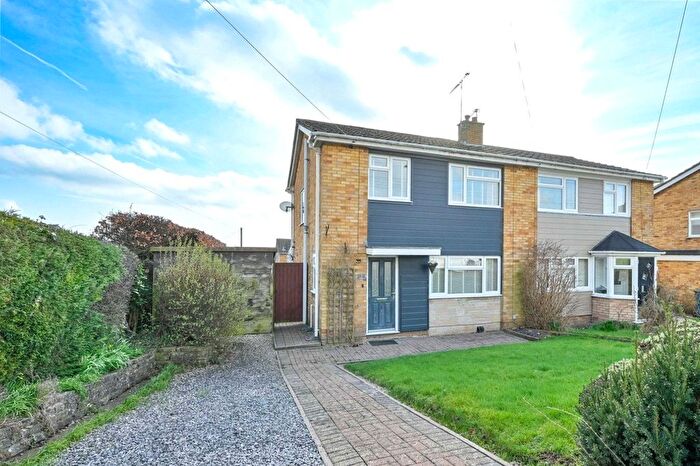 3 Bedroom Semi Detached House For Sale In Dell Close, Stafford, Staffordshire, ST16