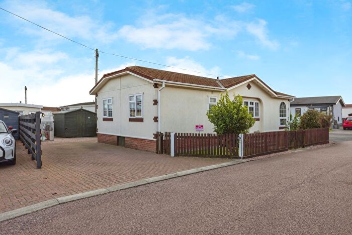 2 Bedroom Mobile/park Home For Sale In Omar Avenue, Montrose, DD10