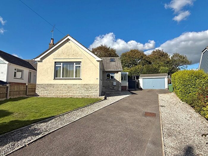 4 Bedroom Bungalow For Sale In Anvil Crescent, Broadstone, BH18