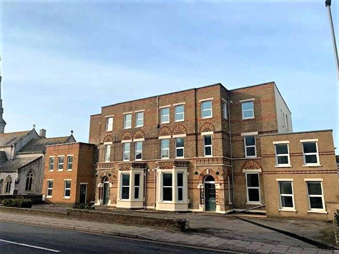 2 Bedroom Flat To Rent In Greenhill, Weymouth, Dorset, DT4