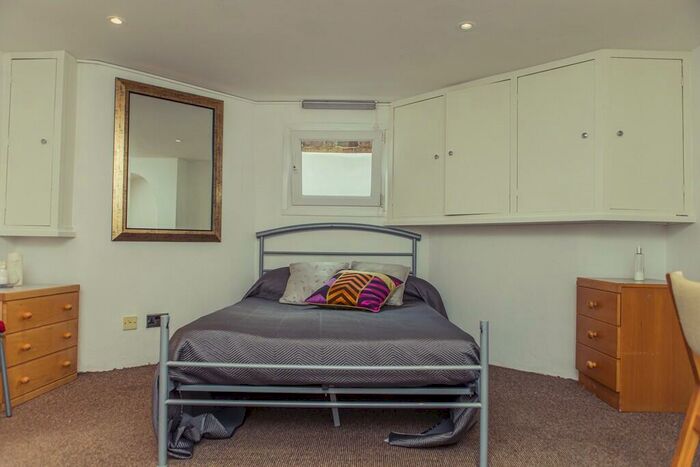 1 Bedroom End Of Terrace House To Rent In Church Road, Guildford, GU1