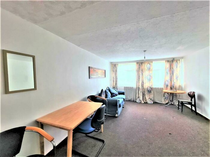 2 Bedroom Flat To Rent In Sandra Close, London, N22