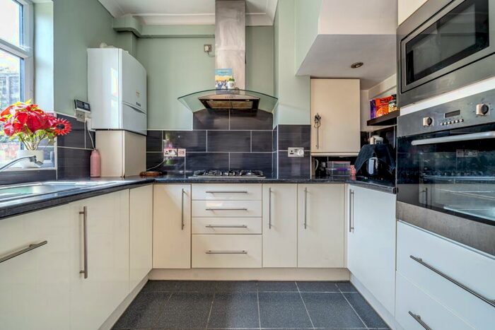 4 Bedroom Terraced House To Rent In Wickham Lane London, SE2