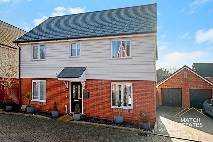 4 Bedroom Detached House For Sale In Siegfried Close, Sellindge, Kent, TN25