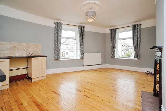 2 Bedroom Flat To Rent In Blakeney Road, Crookes, Sheffield, S10