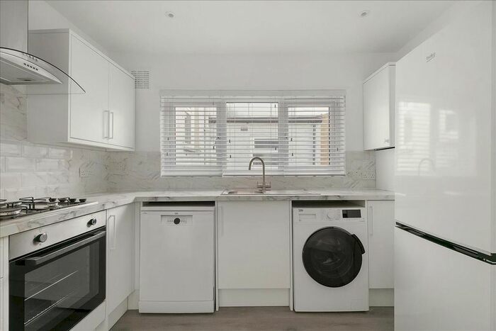 4 Bedroom Flat To Rent In Dawes Road, Fulham, SW6