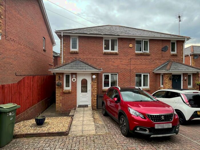 3 Bedroom Semi-Detached House To Rent In Hyde Road, Shanklin, PO37