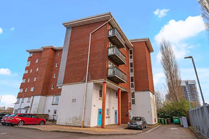 2 Bedroom Flat For Sale In Jim Driscoll Way, Cardiff, CF11