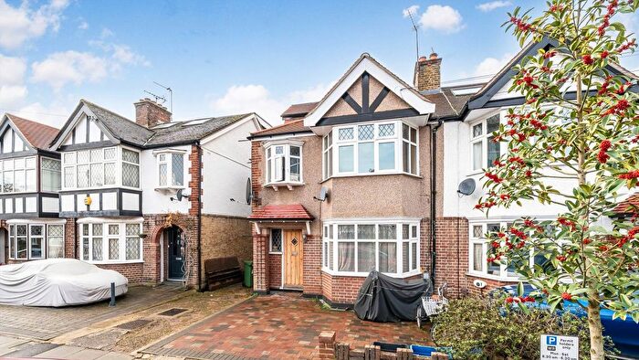 4 Bedroom Property For Sale In Kendrey Gardens, Twickenham, TW2
