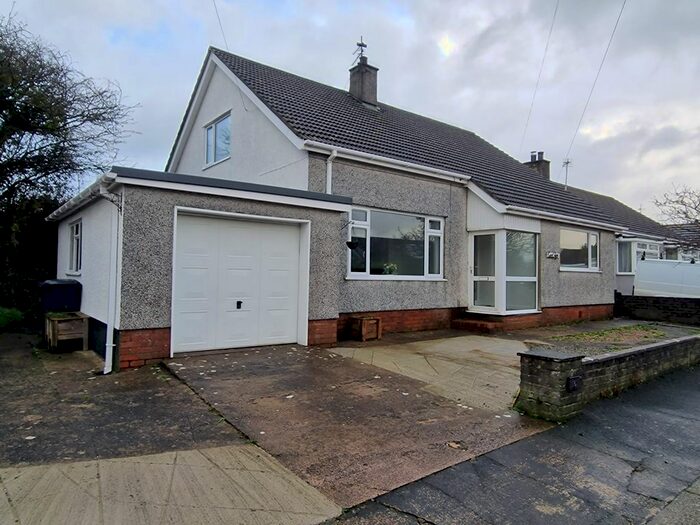 4 Bedroom Detached Bungalow To Rent In Efail Newydd, Benllech, LL74