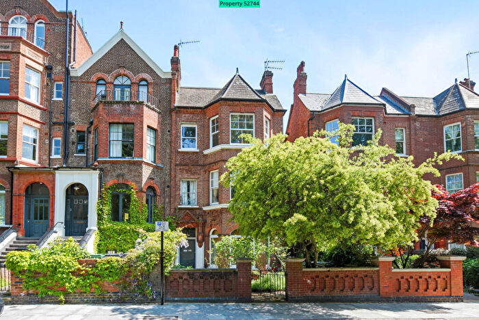 3 Bedroom Flat To Rent In Fairhazel Gardens, London, NW6