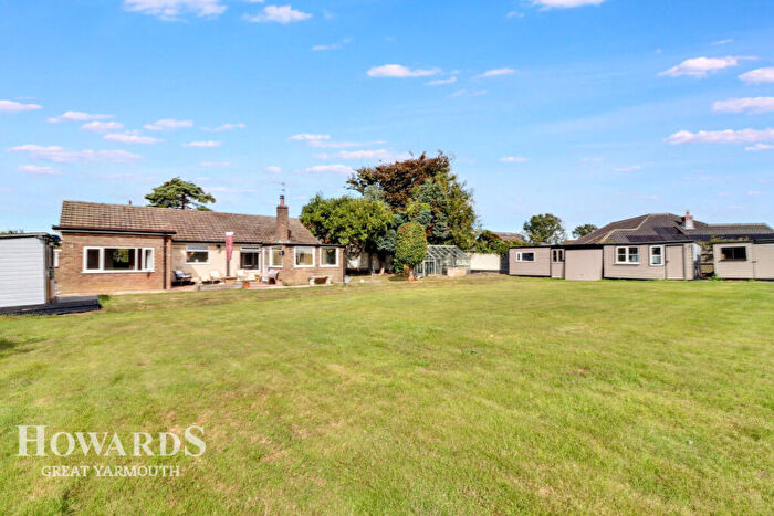 3 Bedroom Detached Bungalow For Sale In Filby Close, Filby, NR29