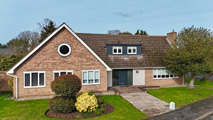 4 Bedroom Detached House For Sale In The Spinney, Hartford, Huntingdon, PE29