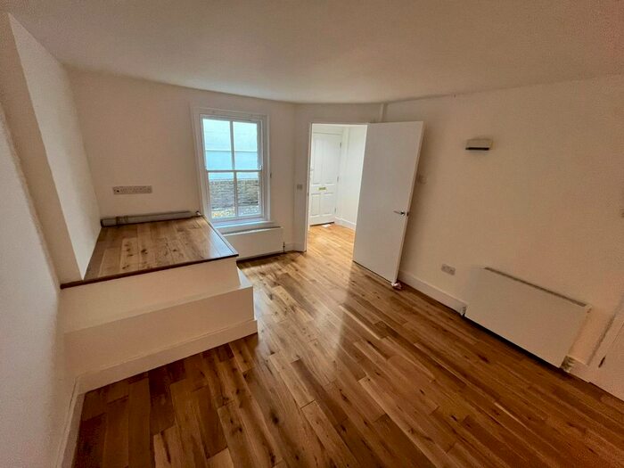 2 Bedroom Flat To Rent In Tintern Street, Clapham, SW4