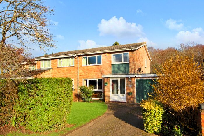 3 Bedroom Semi-Detached House For Sale In High Street, Blunham, MK44